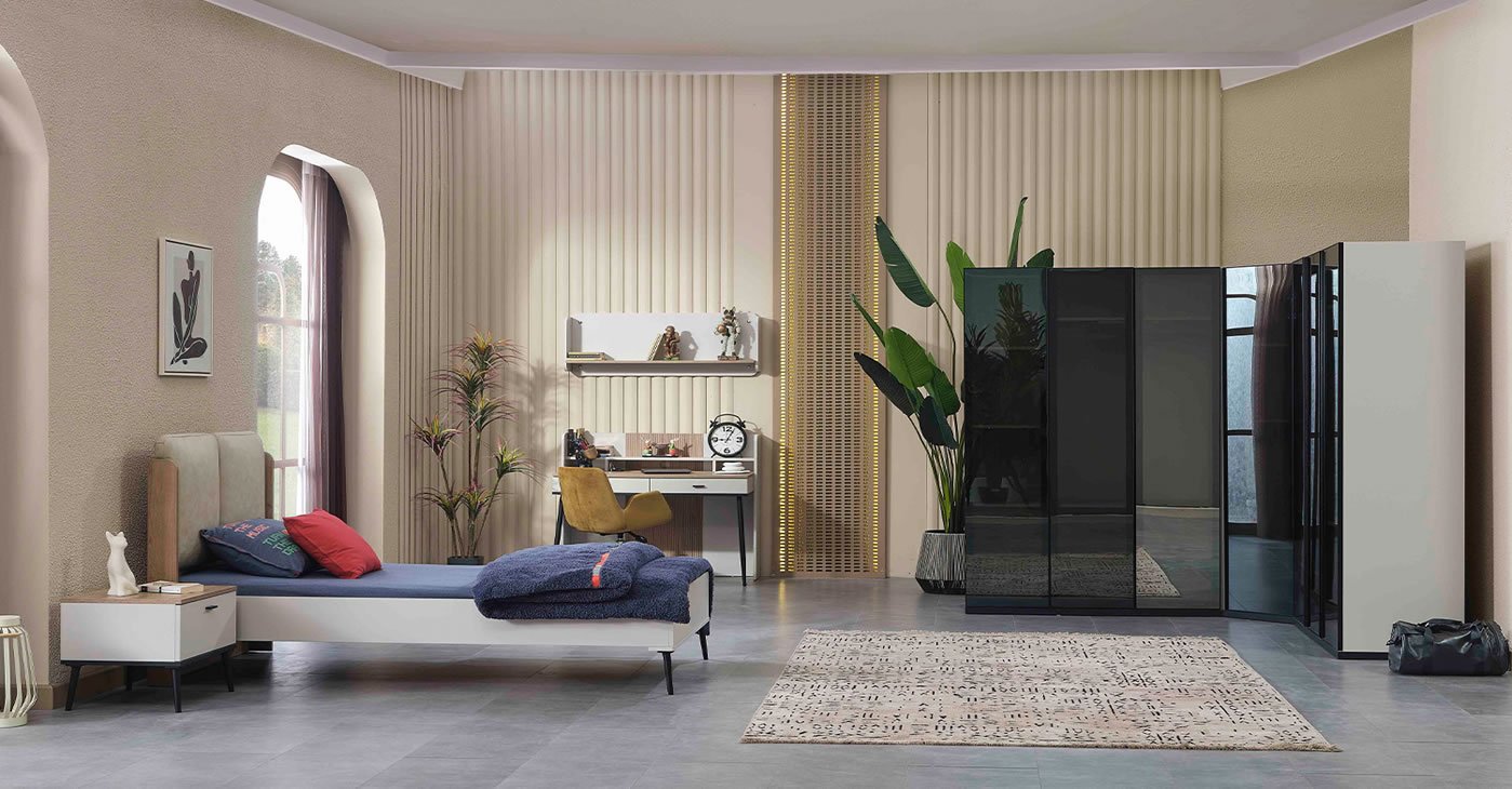 Roma Youth Room